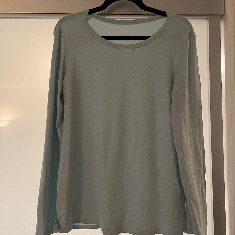 Zella XL baby blue long sleeve exercise shirt